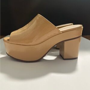 SCHUTZ Tan Mules with Platform Sole | NEVER WORN